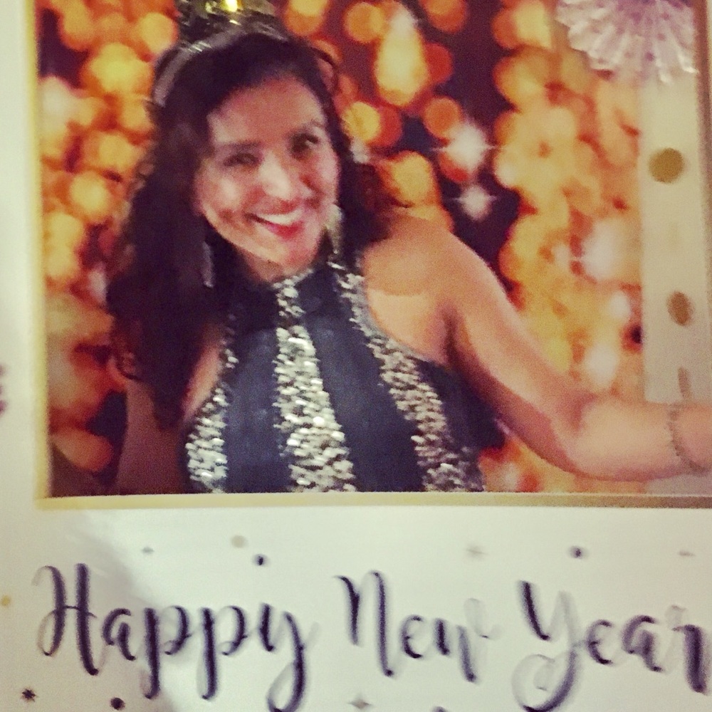 Meet your Posher, Roya - Picture 4 of 6